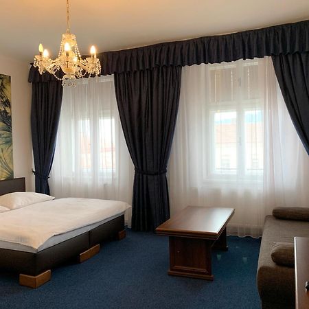 Hotel Ruzek Хранице Екстериор снимка