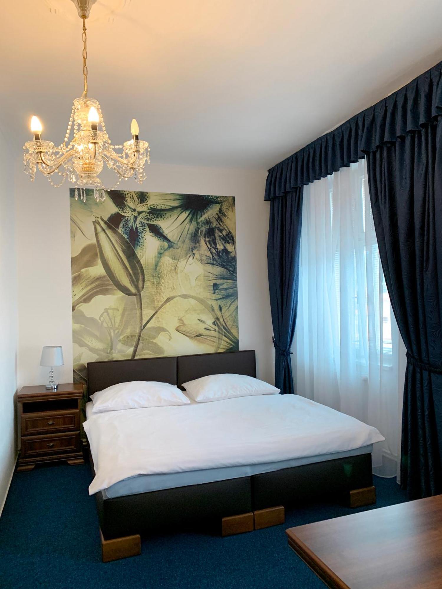 Hotel Ruzek Хранице Екстериор снимка