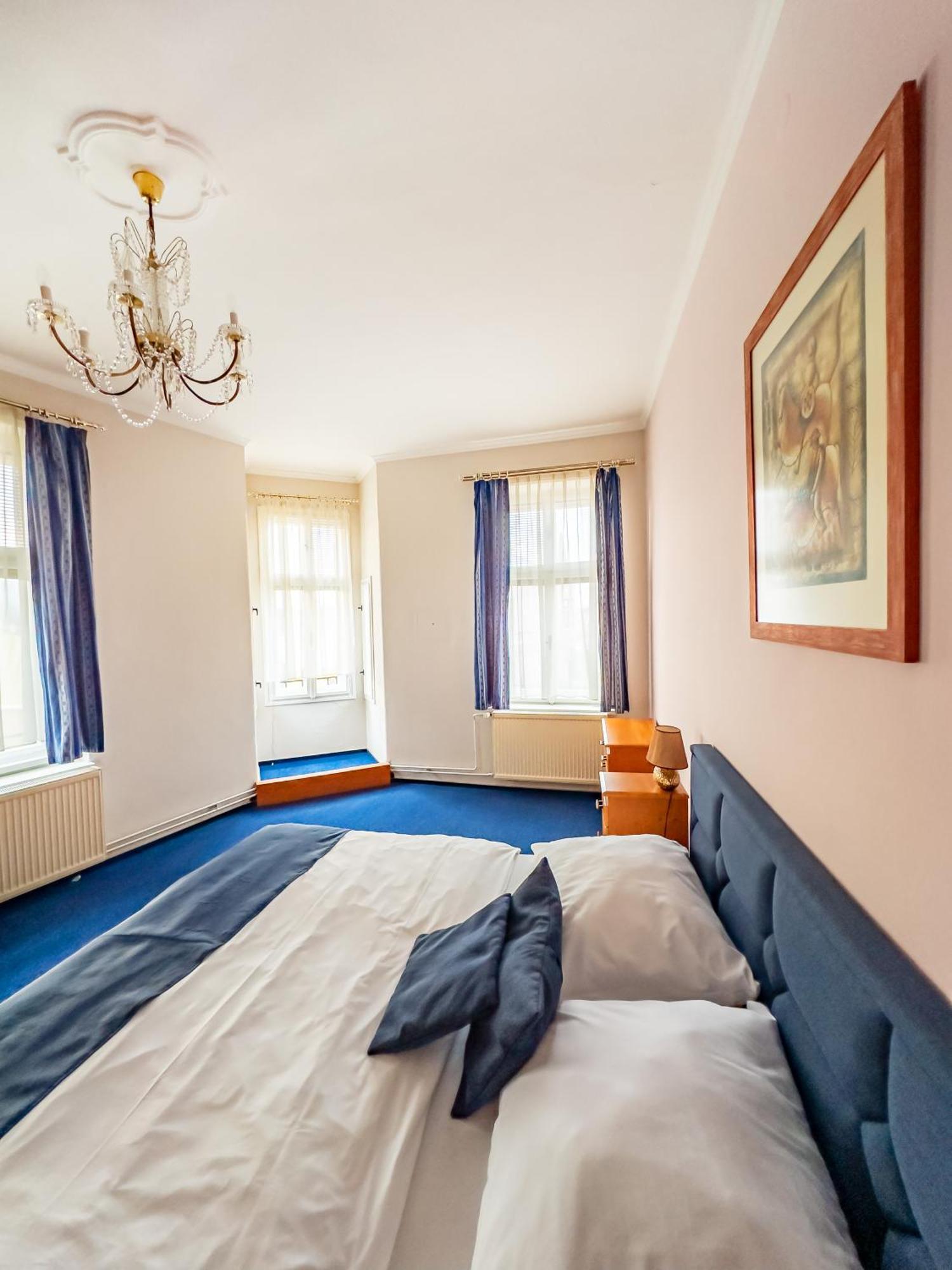 Hotel Ruzek Хранице Екстериор снимка