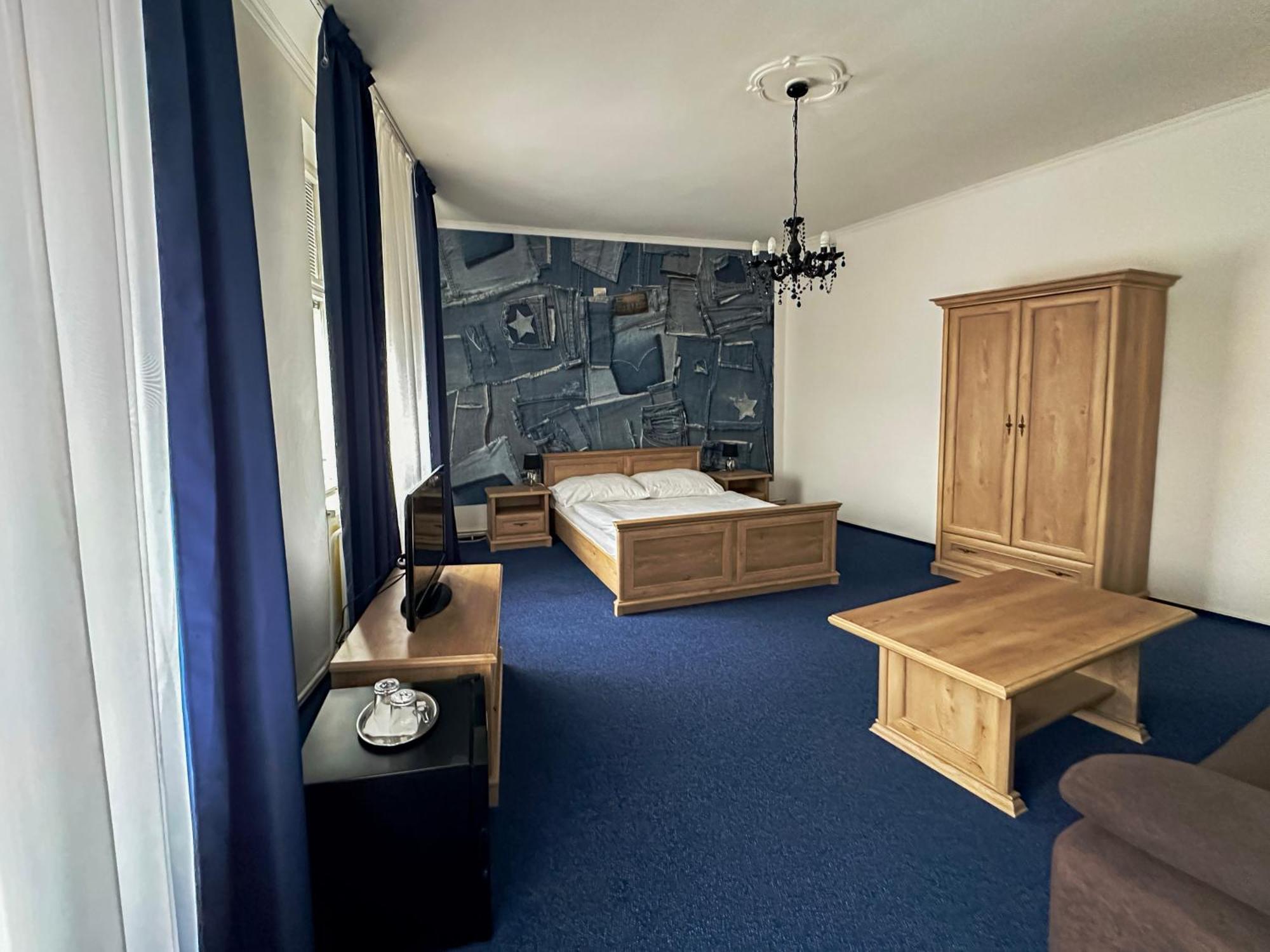 Hotel Ruzek Хранице Екстериор снимка