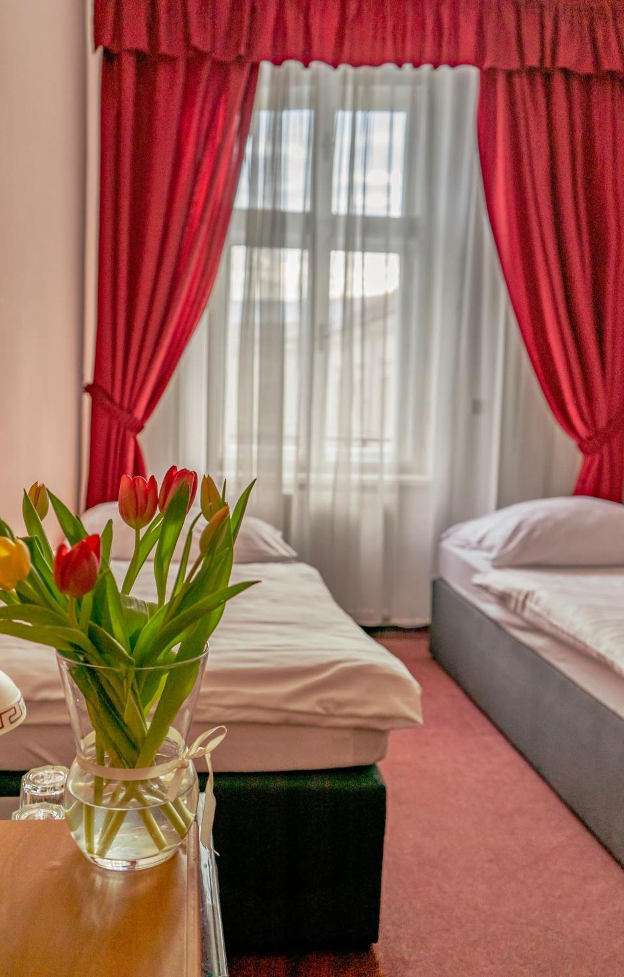Hotel Ruzek Хранице Екстериор снимка