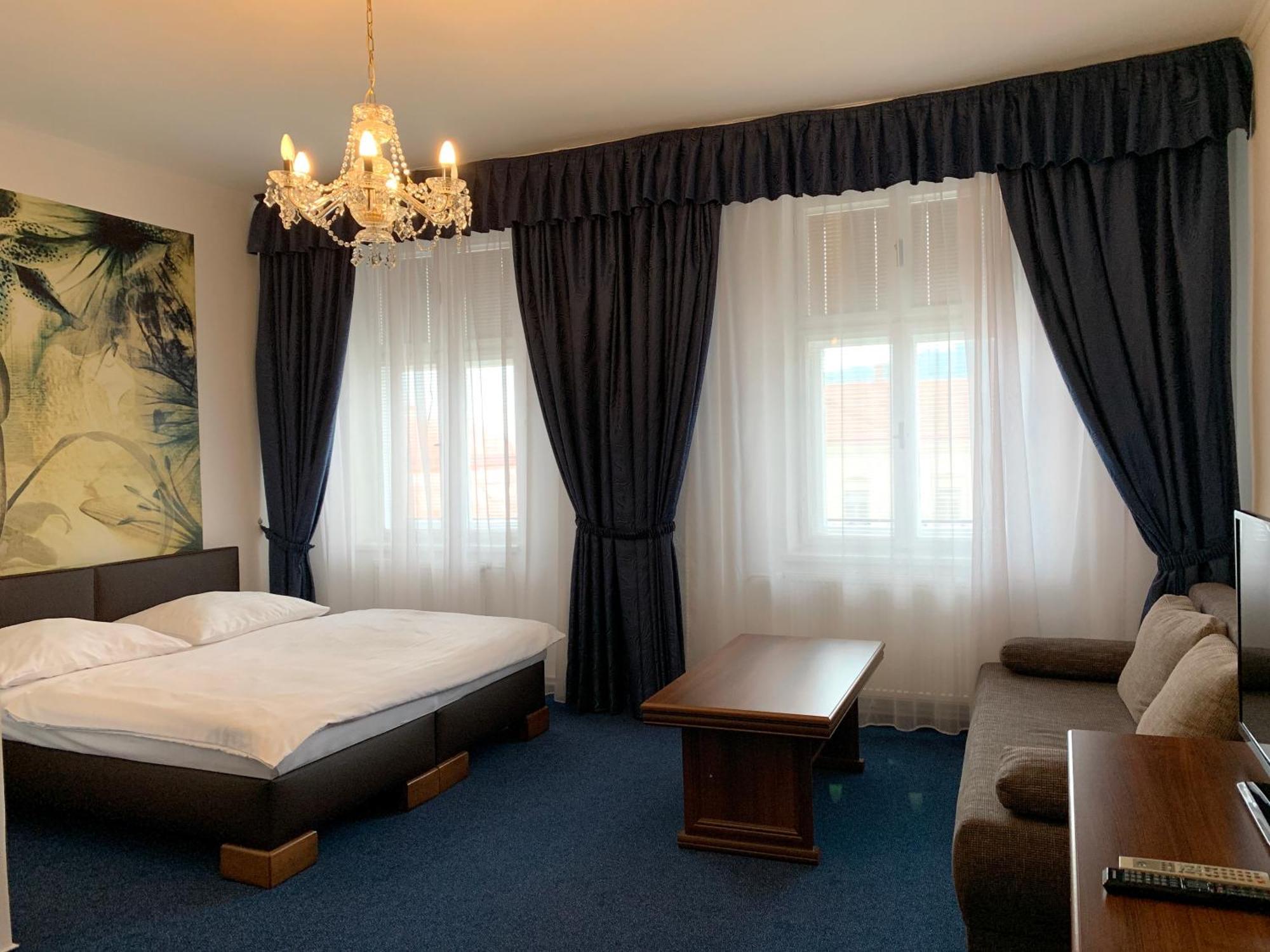 Hotel Ruzek Хранице Екстериор снимка